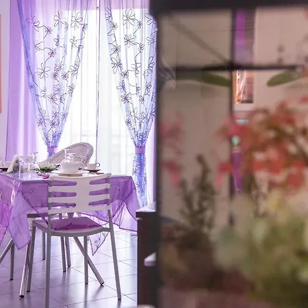 L'Angolo Di Laura Comfortable Rooms 3*