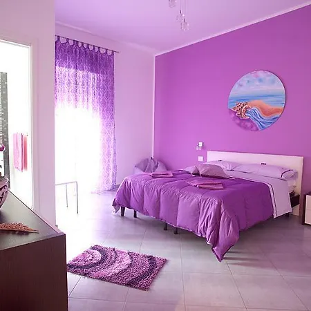 Guest house L'Angolo Di Laura Comfortable Rooms 3*