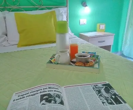 Guest house L'Angolo Di Laura Comfortable Rooms 3*